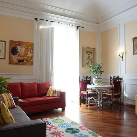 Elegante Appartamento Centro Storico Catania Exterior photo