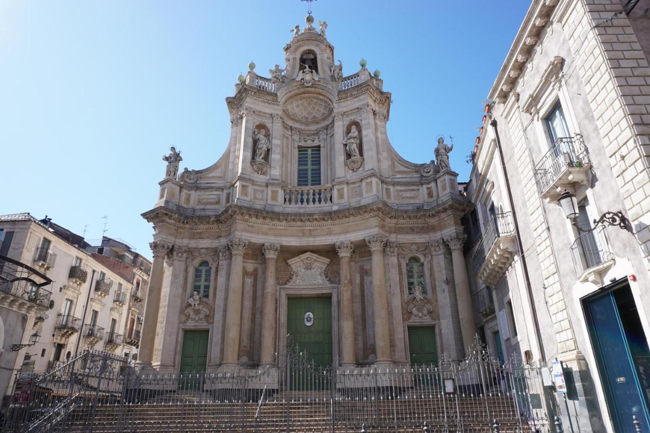 Elegante Appartamento Centro Storico Catania Exterior photo