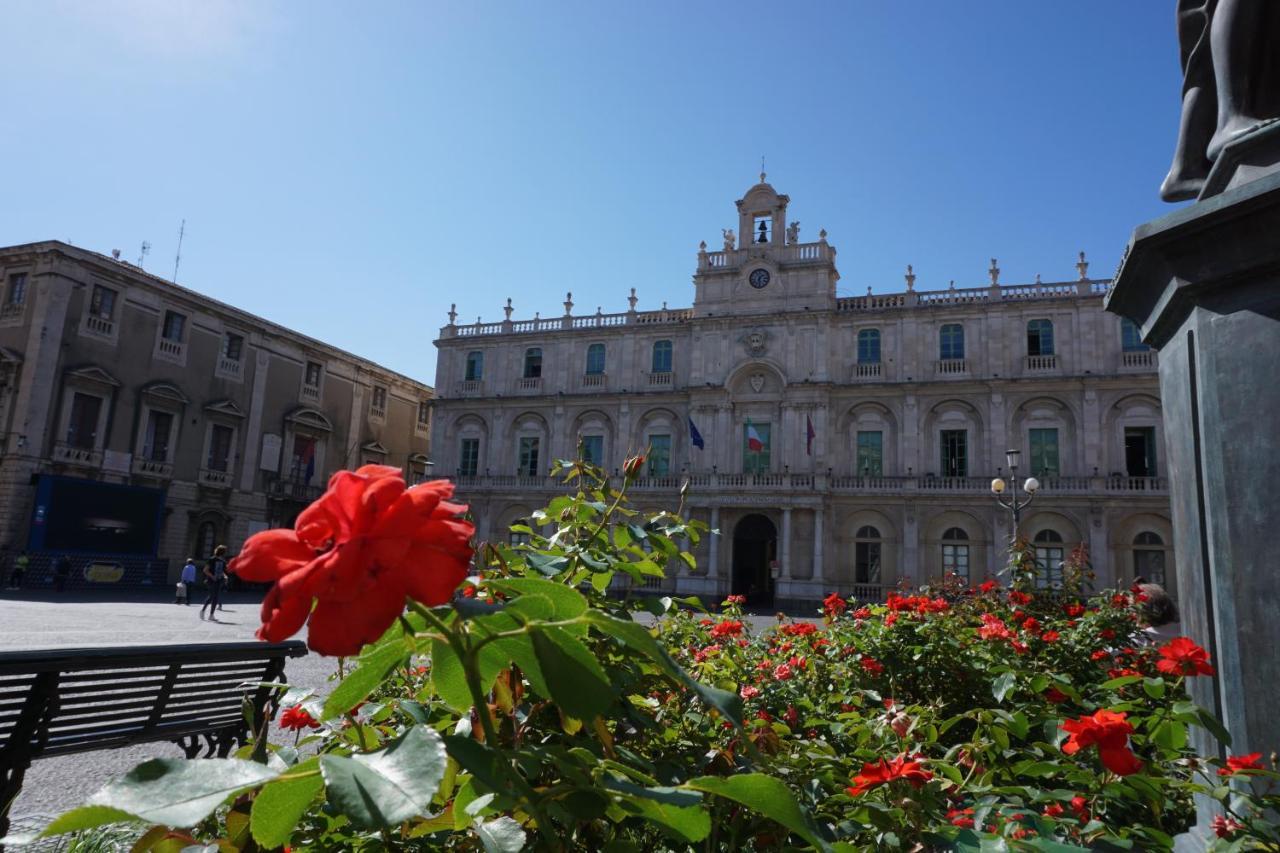 Elegante Appartamento Centro Storico Catania Exterior photo